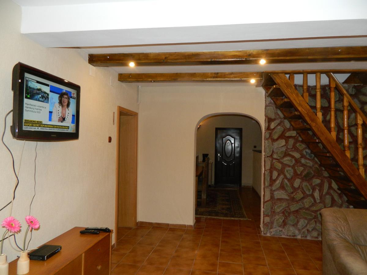 Cabana Florea Villa Riu de Mori Ngoại thất bức ảnh